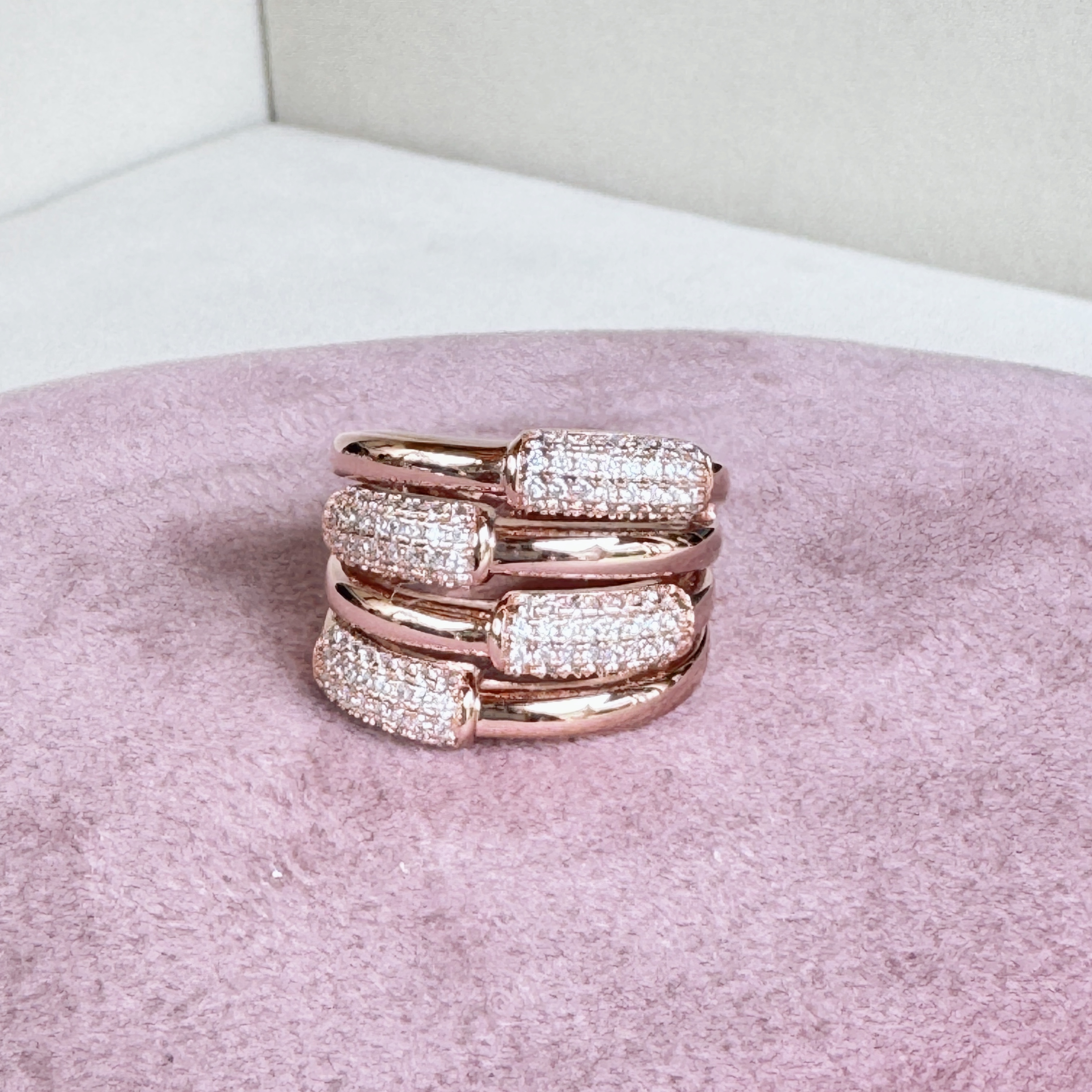 Anillo tiras oro rosa con cristales