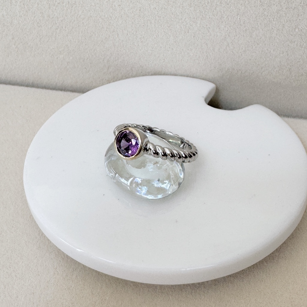 Anillo con cristal de amatista T6