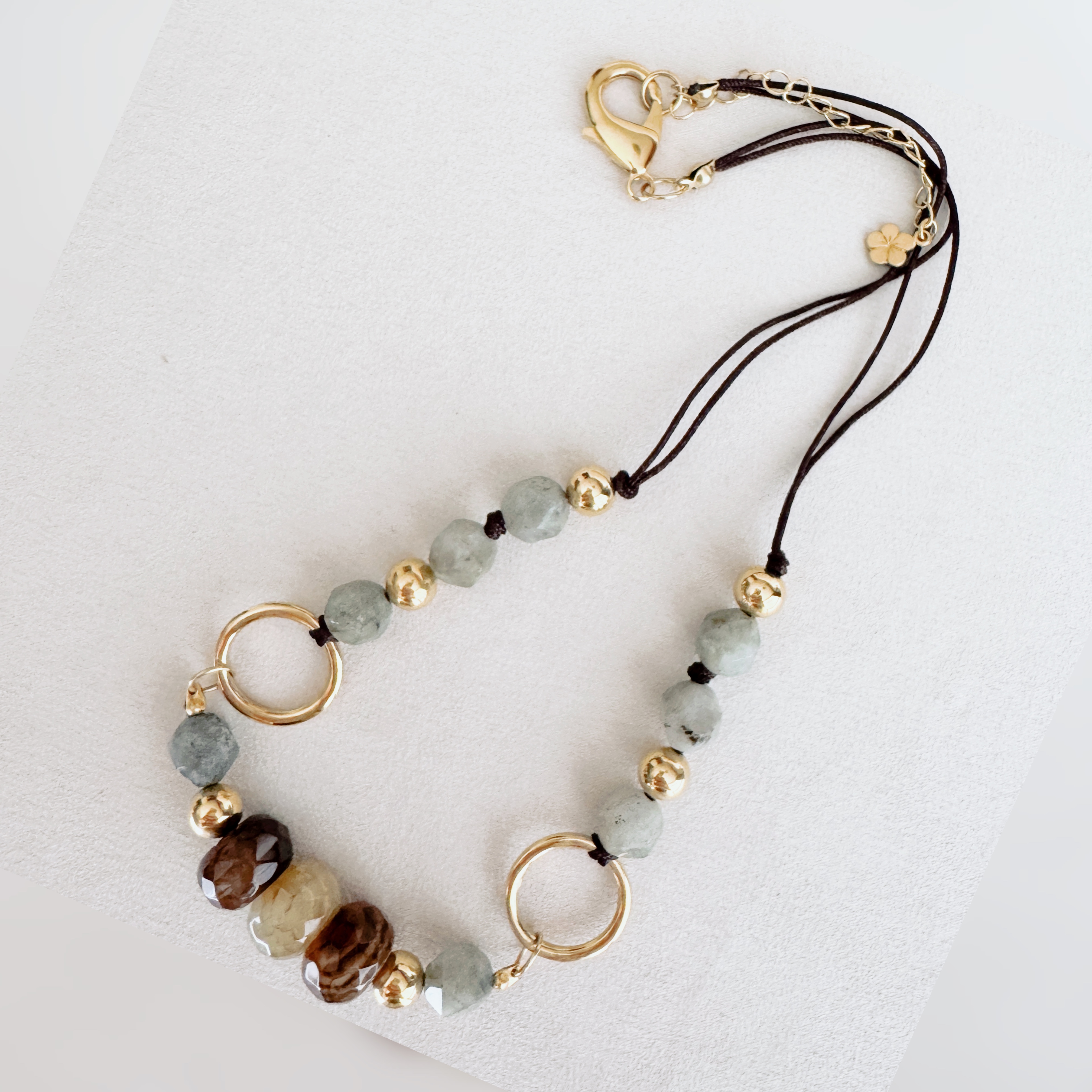 Collar con piedras naturales dos aros