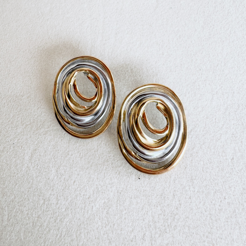 Aretes espiral dorado y plateado