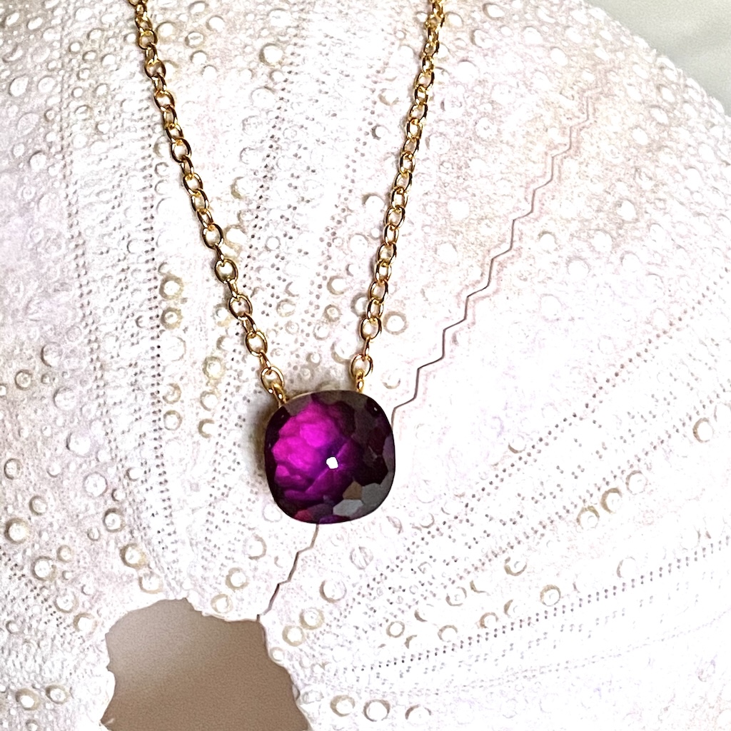 Collar con cristal mineral
