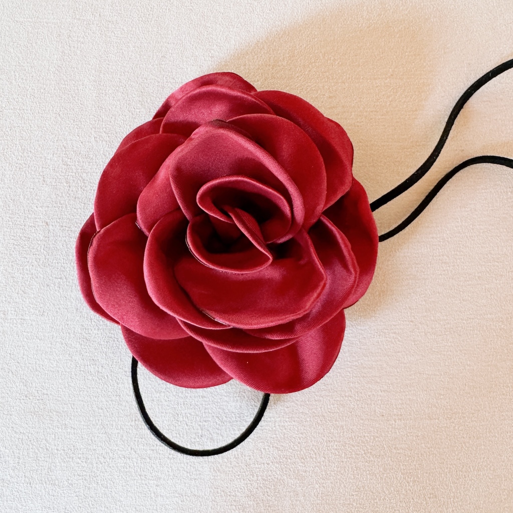 Flor de seda roja
