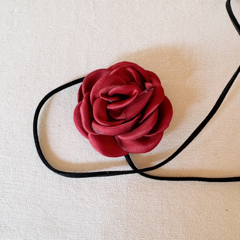 Flor de seda roja