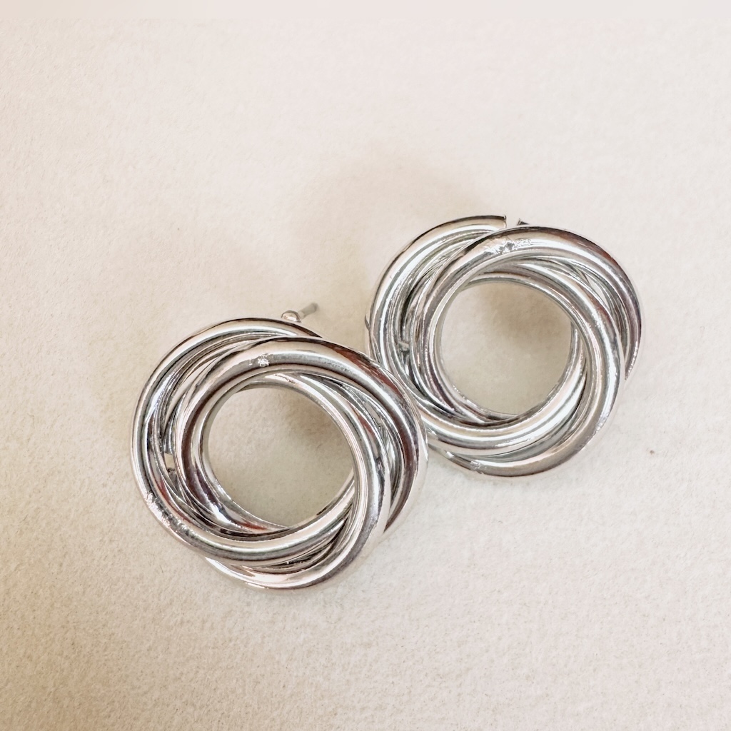 Arete con broquel circulos sobrepuestos