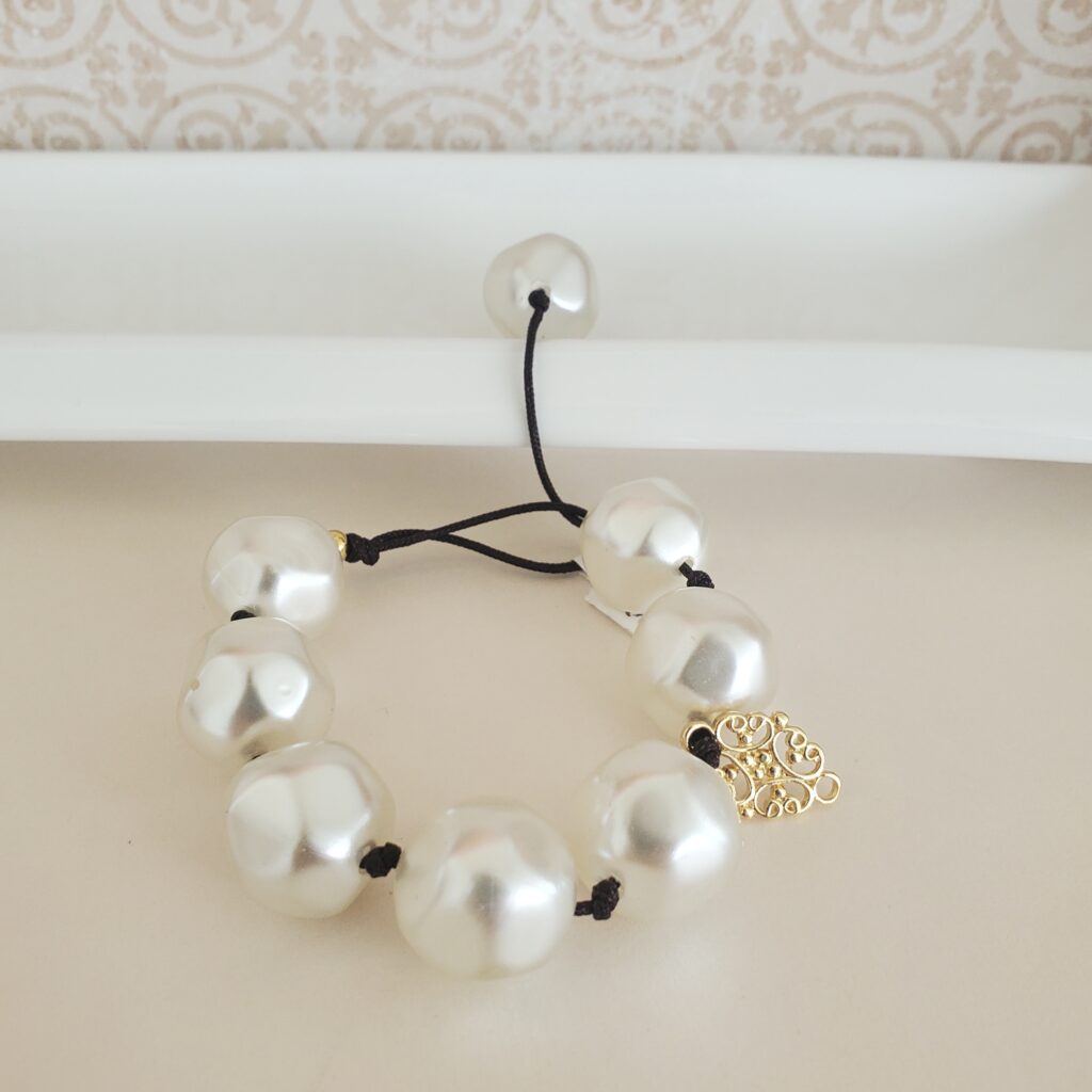 Pulsera tipo perla amorfa