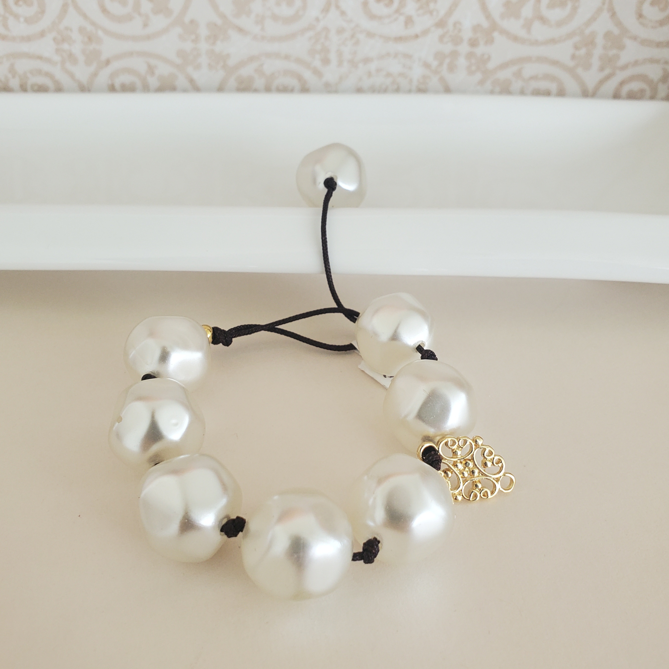 Pulsera tipo perla amorfa